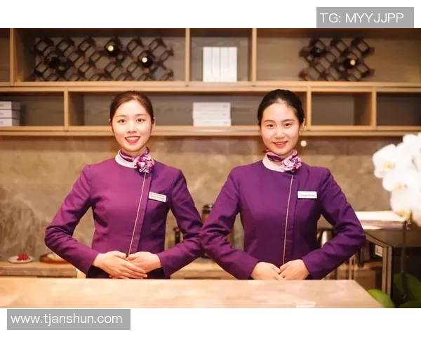 超凡国际客服团队为您提供无微不至的贴心服务，温暖每一个日常时刻